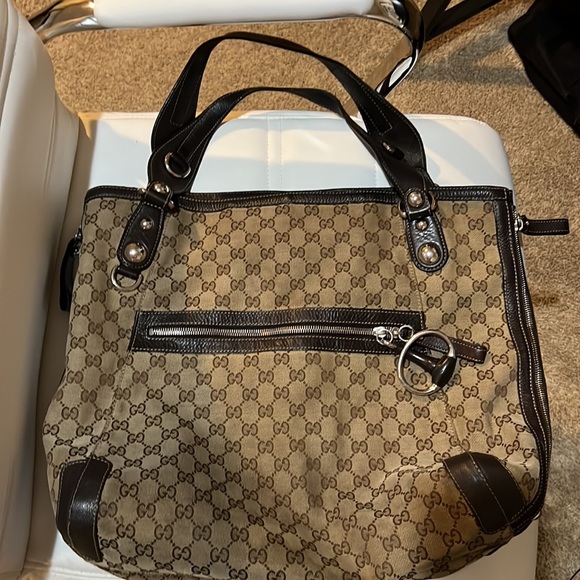 AUTHENTIC! Very good condition Gucci tote - Picture 2 of 11